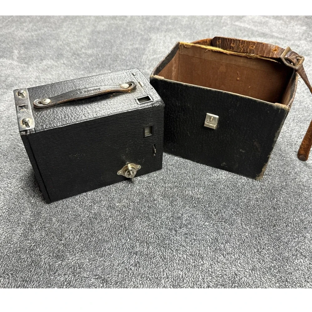 Vintage Kodak No 2 Brownie Box Camera Black with Leather Carrying Case Antique